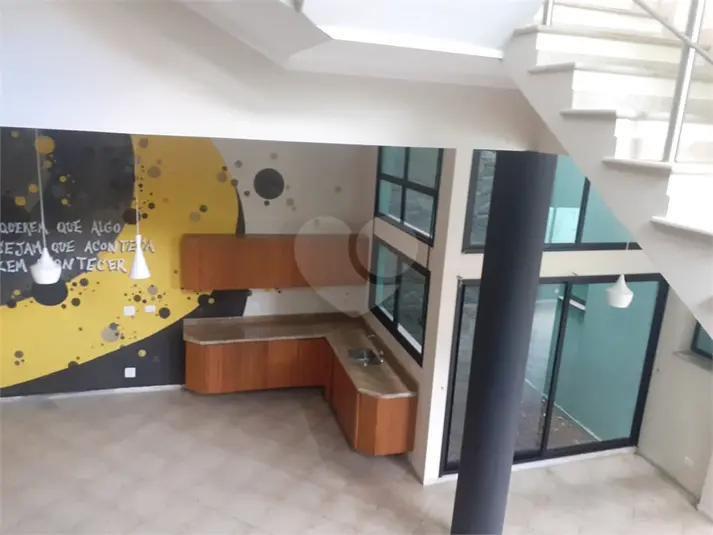Sobrado com 4 quartos à venda em Horto – SP