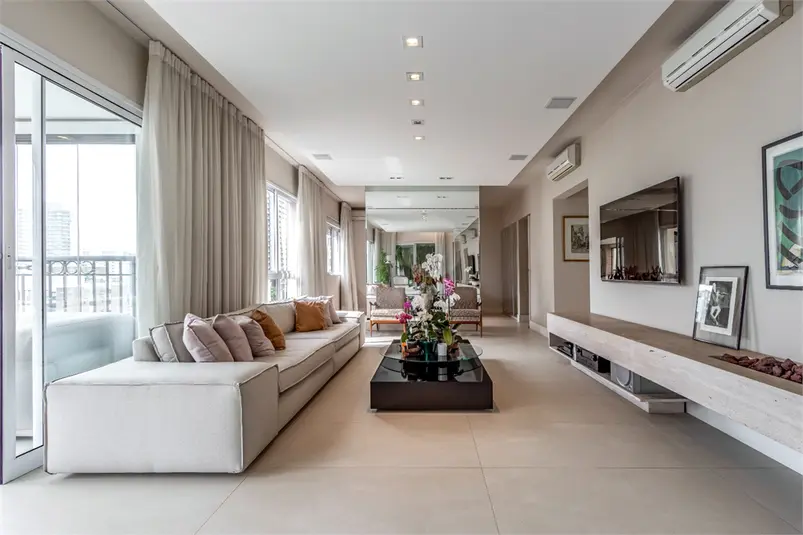 Apartamento com 3 quartos à venda em Vila Nova Conceição – SP