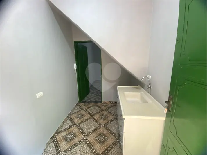 Casa térrea com 1 quarto para alugar em Vila Paulo Silas – SP