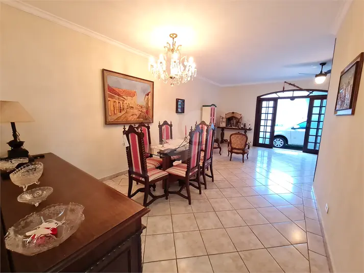 Casa térrea com 3 quartos para alugar em Chácara Santo Antônio – SP