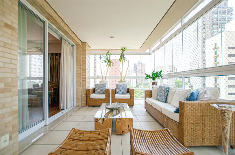 Apartamento com 4 quartos à venda em Moema – SP