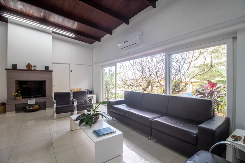 Casa térrea com 1 quarto à venda em Alto de Pinheiros – SP