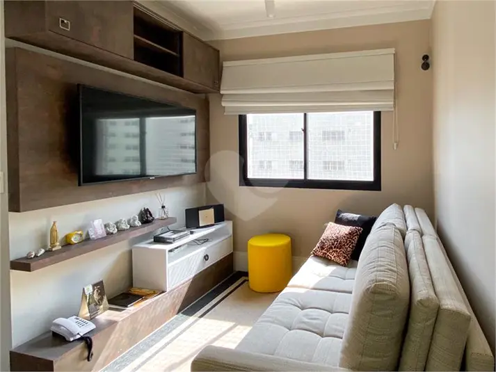 Flat com 1 quarto à venda ou para alugar em Moema – SP