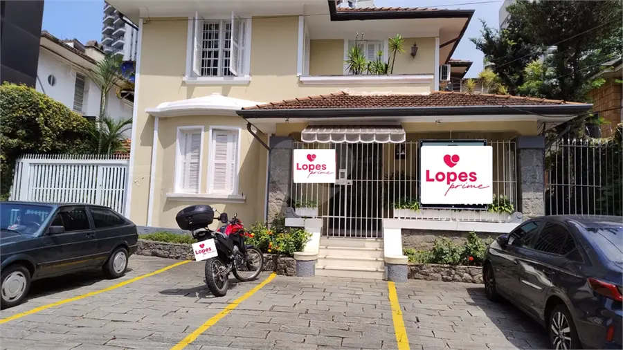 Casa à venda em Pacaembú – SP