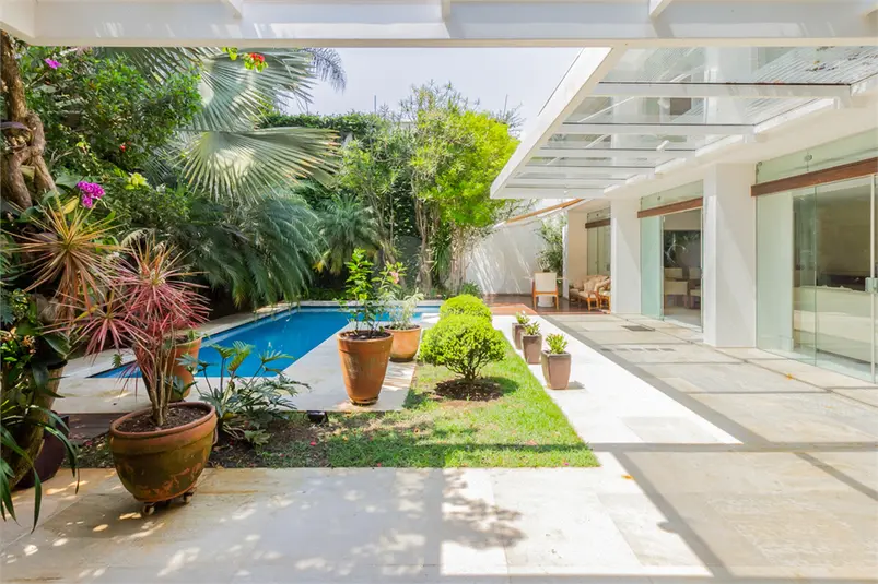 Casa com 4 quartos à venda em Alto de Pinheiros – SP