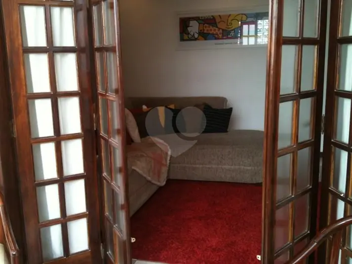 Sobrado com 3 quartos à venda em Taboão – SP