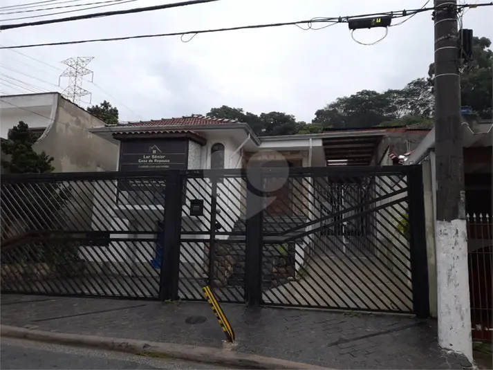 Casa térrea com 2 quartos para alugar em Vila Mangalot – SP