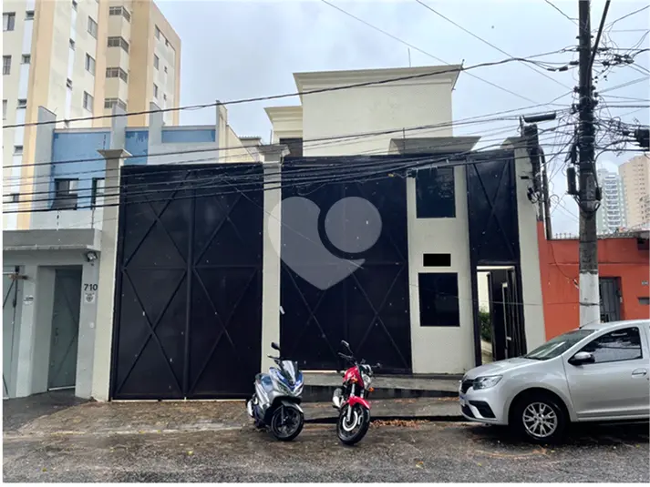 Prédio inteiro à venda em Saúde – SP