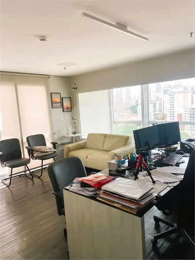 Salas com 1 quarto à venda ou para alugar em Vila Olímpia – SP