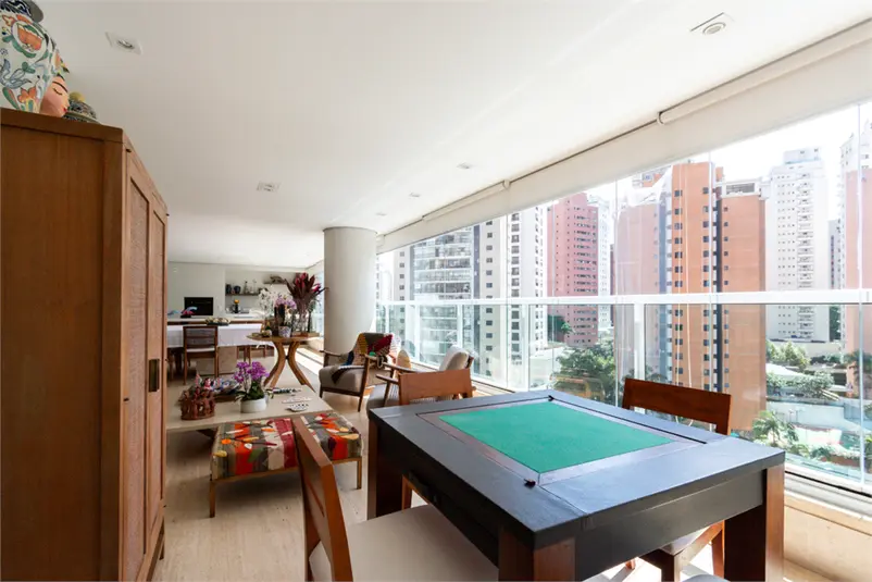 Apartamento com 4 quartos à venda em Moema – SP