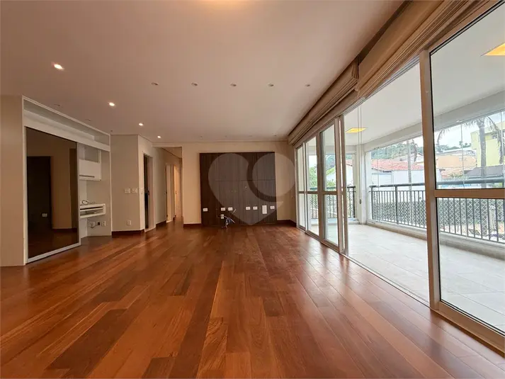 Apartamento com 3 quartos à venda ou para alugar em Tremembé – SP