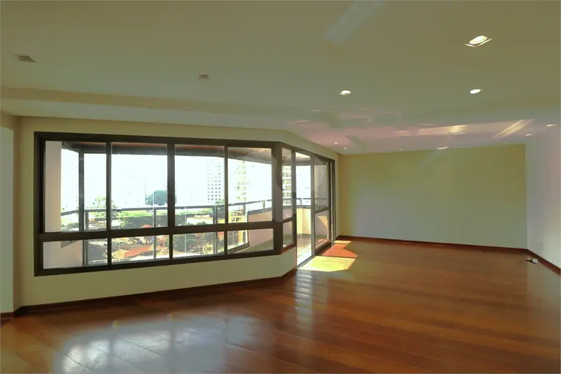 Apartamento com 4 quartos à venda em Moema – SP