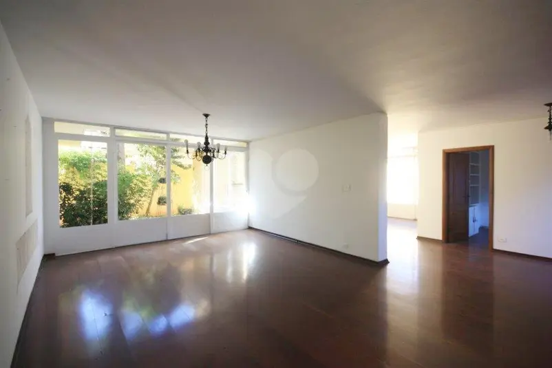 Sobrado com 4 quartos à venda em Alto de Pinheiros – SP