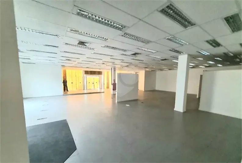 Prédio inteiro à venda ou para alugar em Socorro – SP
