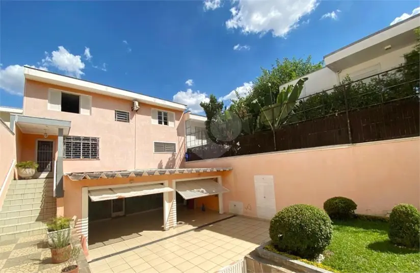 Sobrado com 3 quartos à venda em Alto de Pinheiros – SP