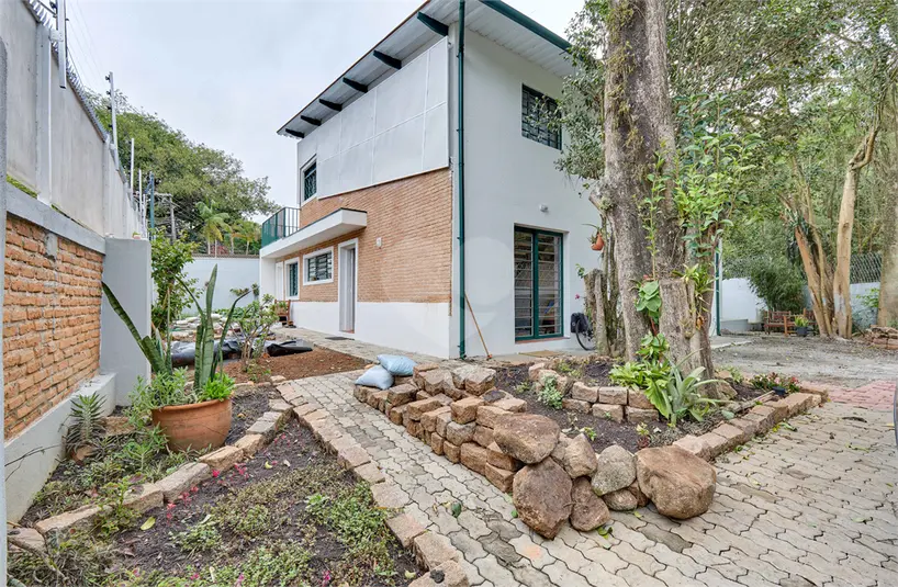 Casa com 5 quartos para alugar em Chácara Monte Alegre – SP