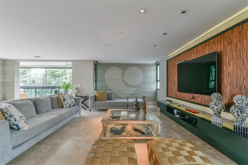 Apartamento com 3 quartos à venda em Moema – SP