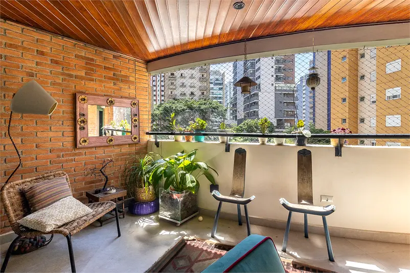 Apartamento com 4 quartos à venda em Moema – SP