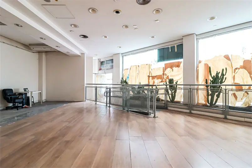 Salão Comercial à venda em Jardim Europa – SP