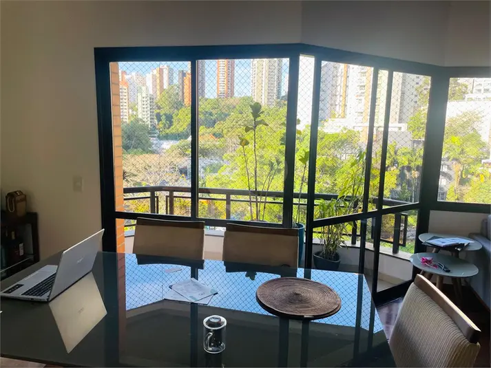 Apartamento com 3 quartos à venda ou para alugar em Morumbi – SP
