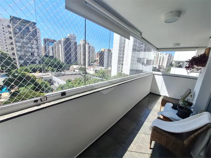 Apartamento com 3 quartos à venda em Moema – SP