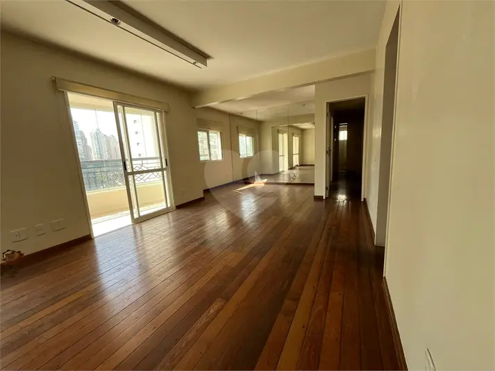 Apartamento com 3 quartos à venda em Moema – SP