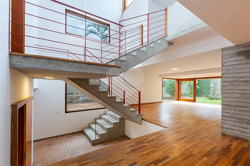 Casa com 4 quartos à venda em Alto de Pinheiros – SP