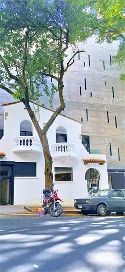 Prédio inteiro à venda ou para alugar em Pinheiros – SP