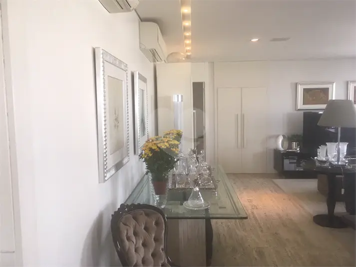 Apartamento com 4 quartos à venda em Moema – SP