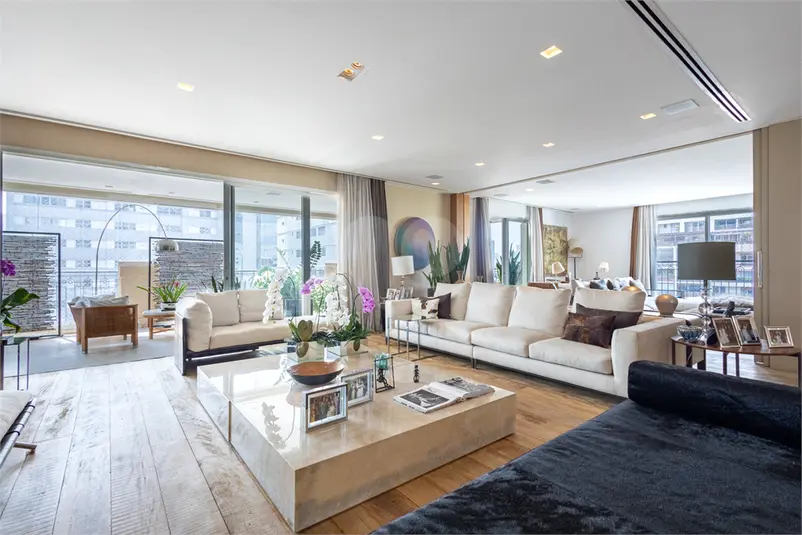 Apartamento com 3 quartos à venda em Itaim Bibi – SP