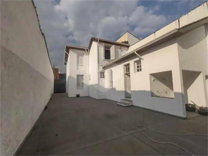Sobrado com 8 quartos para alugar em Belém – SP