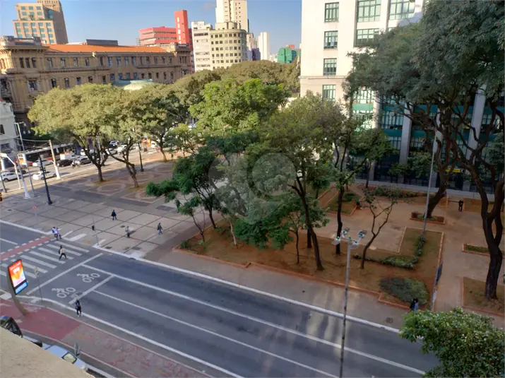 Salas à venda ou para alugar em Centro – SP