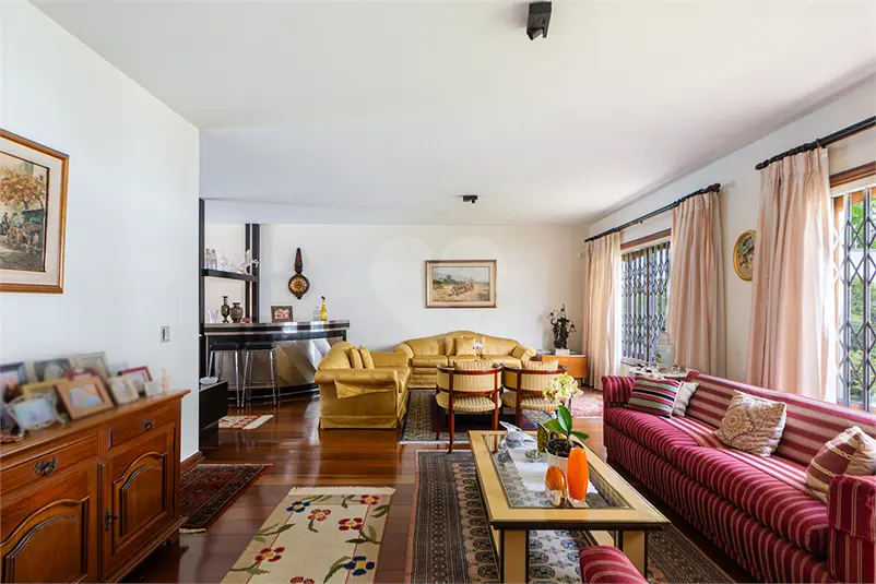 Casa com 4 quartos à venda em Alto de Pinheiros – SP