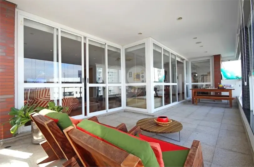 Apartamento com 4 quartos à venda em Alto de Pinheiros – SP