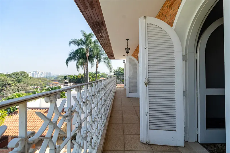 Casa com 4 quartos à venda em Alto de Pinheiros – SP