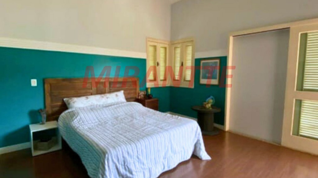 Sobrado de 288m² com 4 quartos em Jardim Ibiratiba