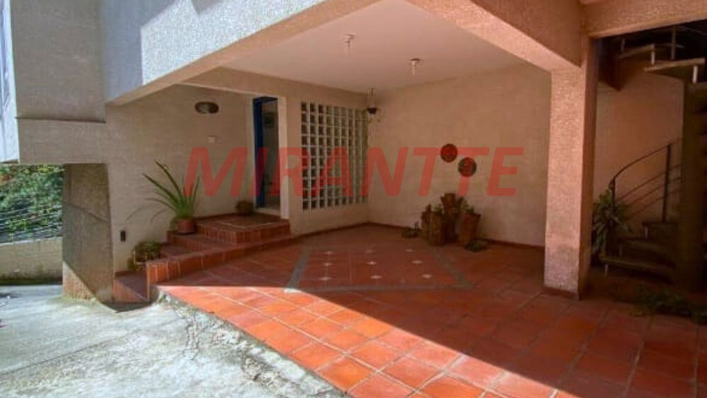 Sobrado de 288m² com 4 quartos em Jardim Ibiratiba