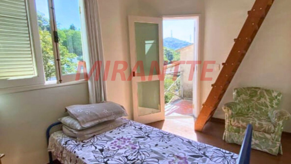 Sobrado de 288m² com 4 quartos em Jardim Ibiratiba