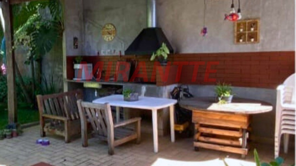 Sobrado de 288m² com 4 quartos em Jardim Ibiratiba