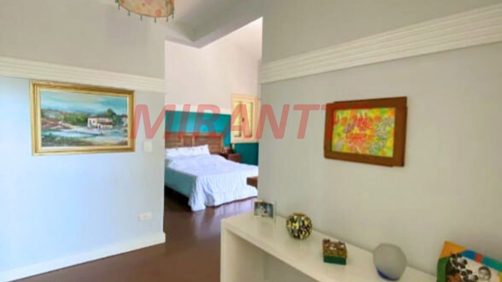 Sobrado de 288m² com 4 quartos em Jardim Ibiratiba