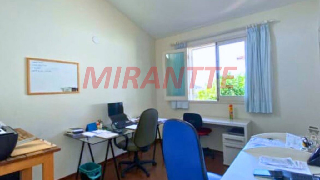 Sobrado de 288m² com 4 quartos em Jardim Ibiratiba