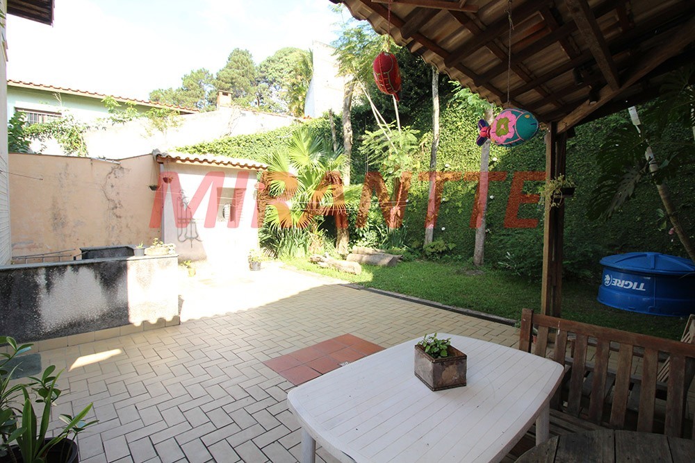 Sobrado de 288m² com 4 quartos em Jardim Ibiratiba