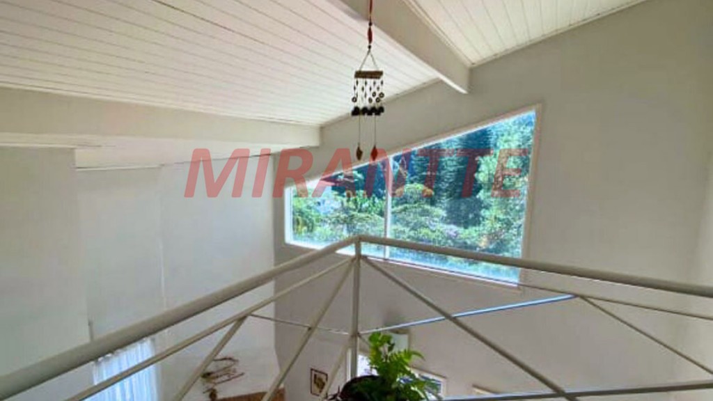 Sobrado de 288m² com 4 quartos em Jardim Ibiratiba