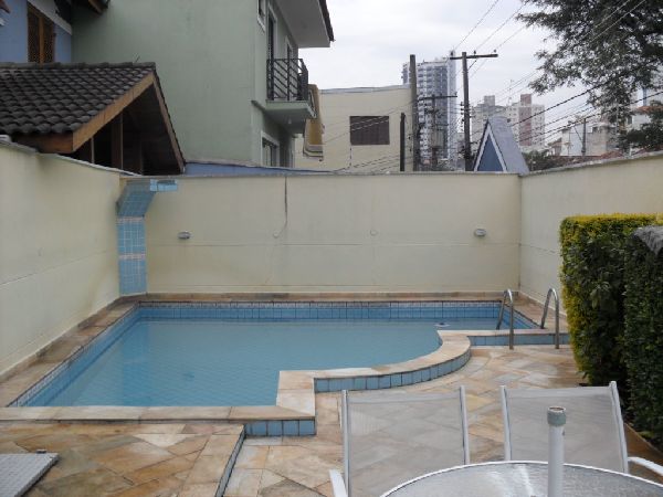 Cond. fechado de 218m² com 3 quartos em Jardim França