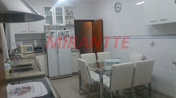 Cond. fechado de 218m² com 3 quartos em Jardim França