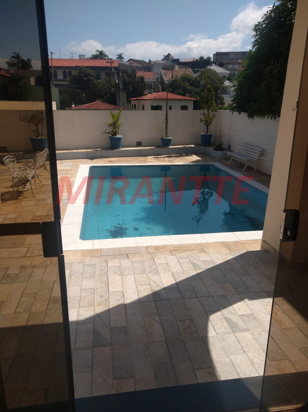 Sobrado de 600m² com 4 quartos em Jardim São Bento