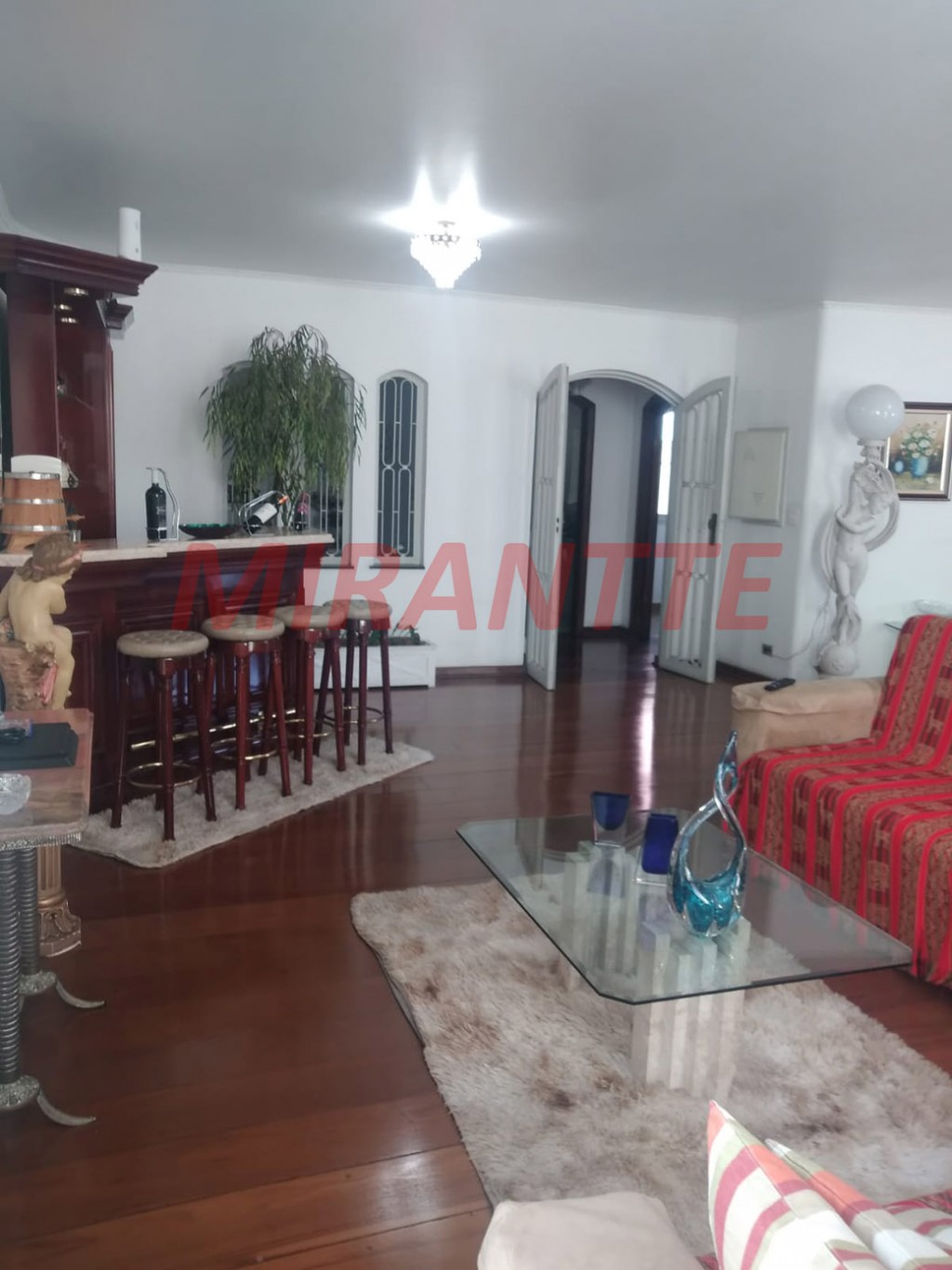 Sobrado de 600m² com 4 quartos em Jardim São Bento