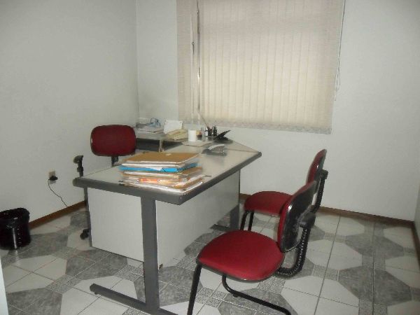 Comercial de 183m² em Vila Medeiros