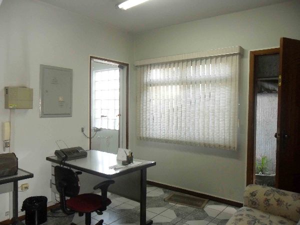 Comercial de 183m² em Vila Medeiros