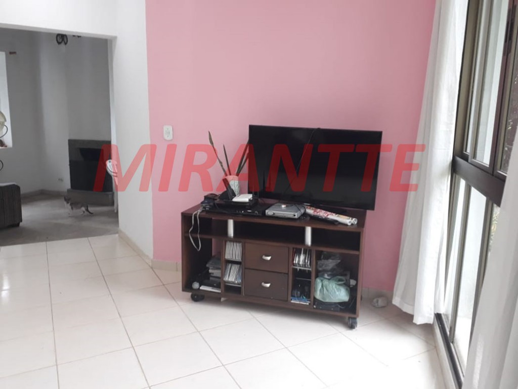 Sobrado de 400m² com 3 quartos em Serra da Cantareira